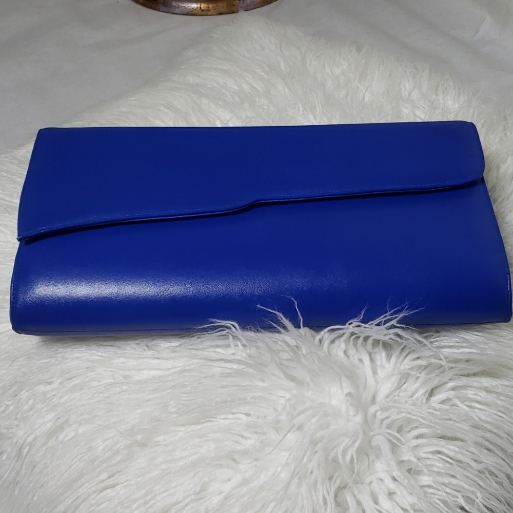 BLUE Clutch